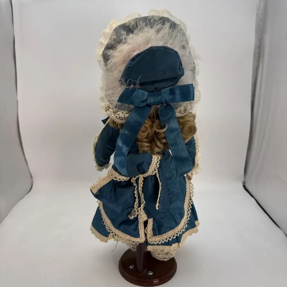 Nicole 1988 The Hamilton Collection Reproduction Doll in blue Numbered + Stand